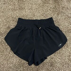 Abercrombie YPB ultra high rise lined flyaway short black
